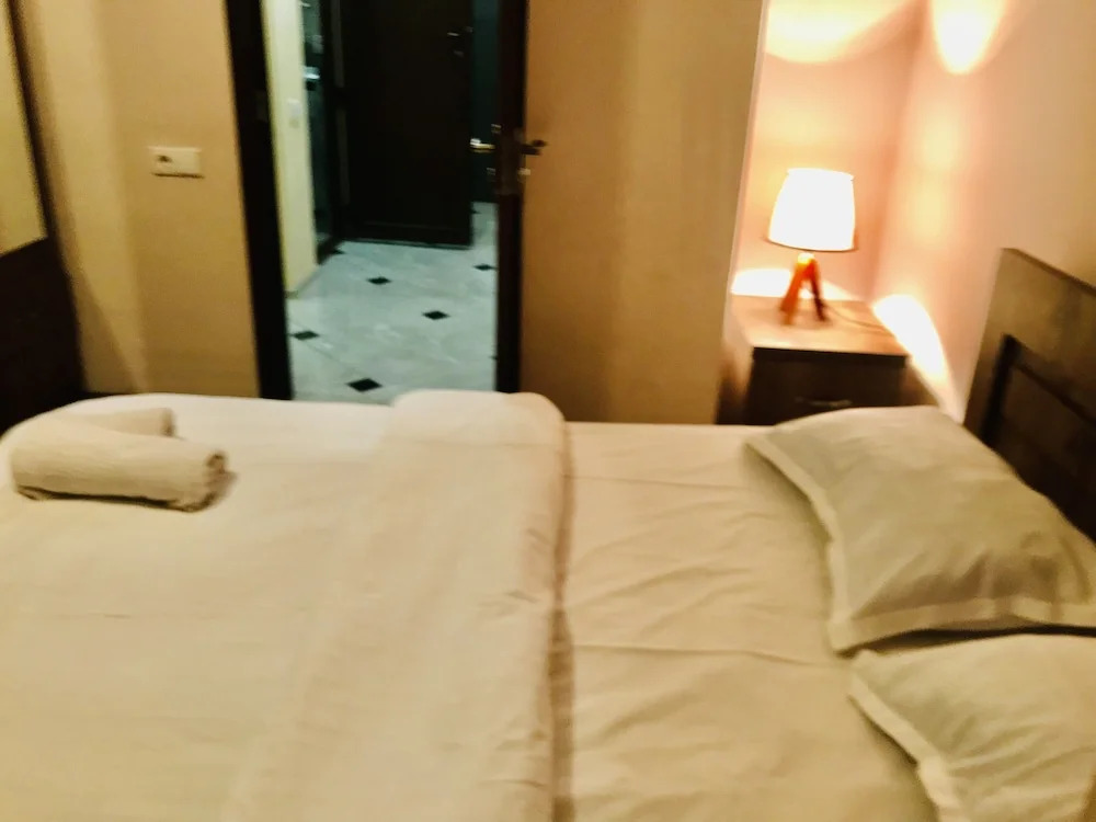 Тбилиси: My flat near METEKHI