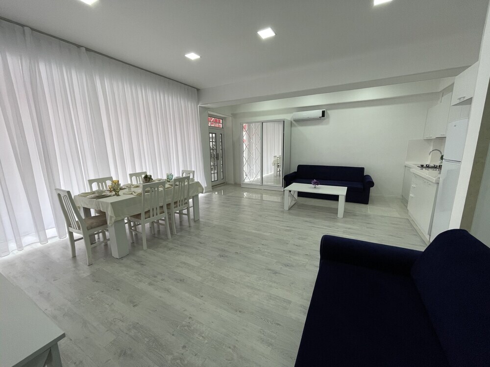 Баку: La Maison Blanche Baku