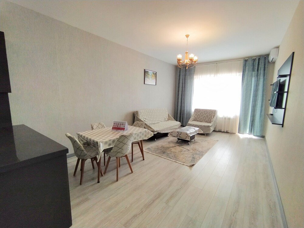 Баку: Two bedroom apartment near Nizami street