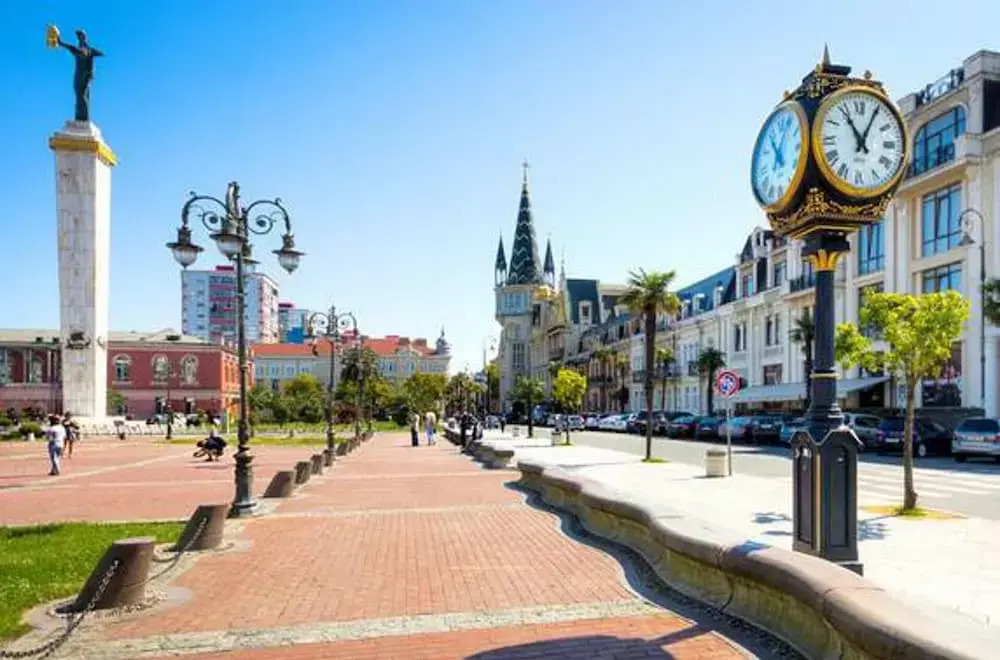 Батуми: Апартаменты Orbi City с 2 спальнями и великолепным видом на море