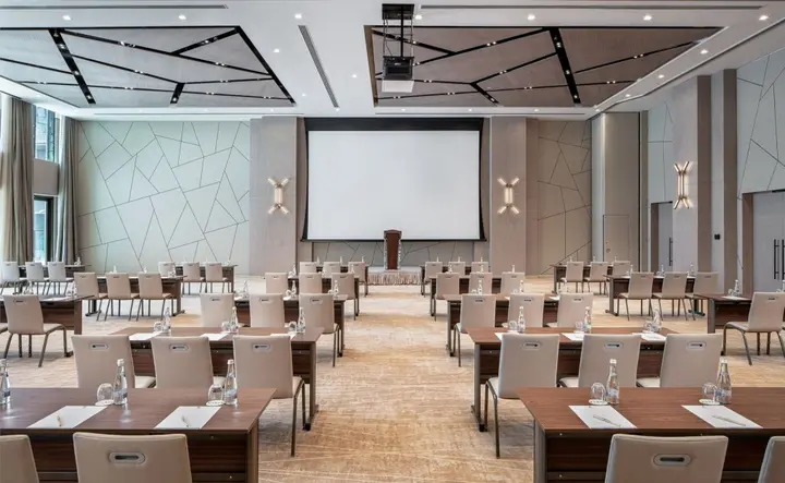 Дубай: DoubleTree by Hilton Dubai M Square Hotel & Residence