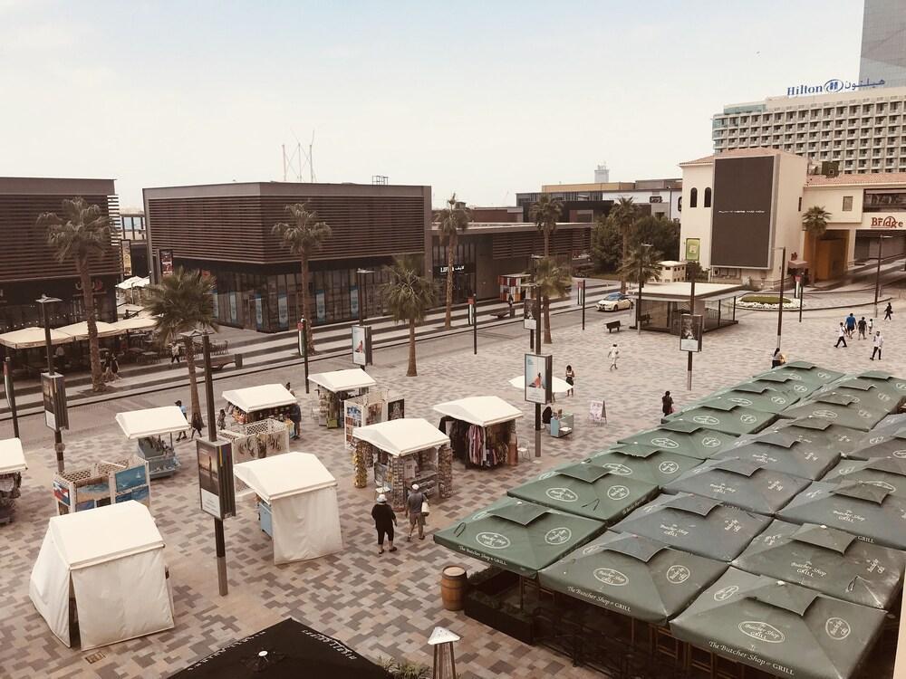 Дубай: Pelicanstay Seaview Suites in JBR Walk