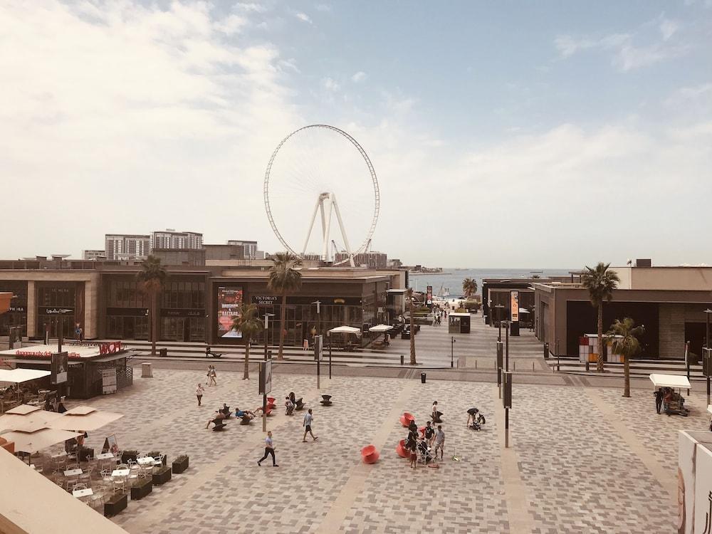 Дубай: Pelicanstay Seaview Suites in JBR Walk