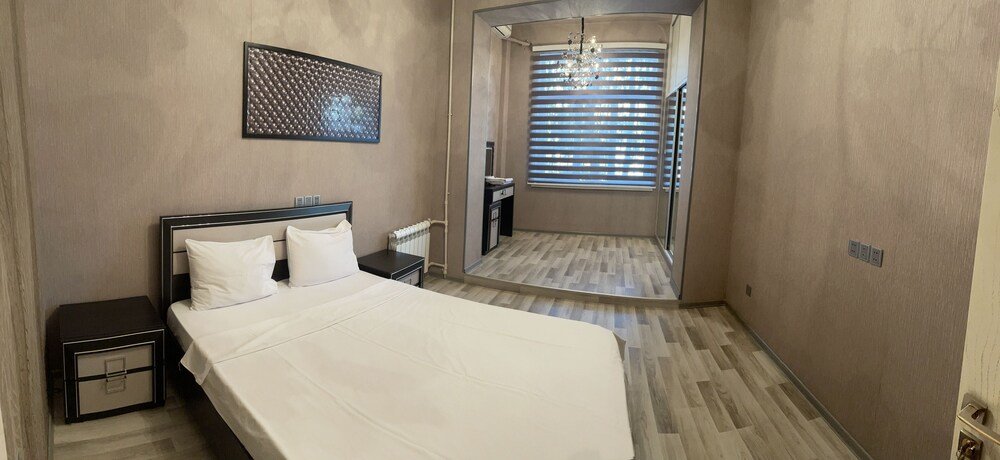 Баку: Azneft Seaside Deluxe Apartment
