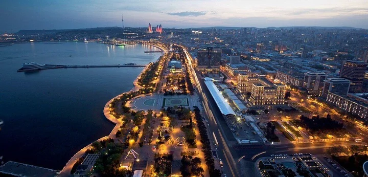 Баку: Azneft Seaside Deluxe Apartment