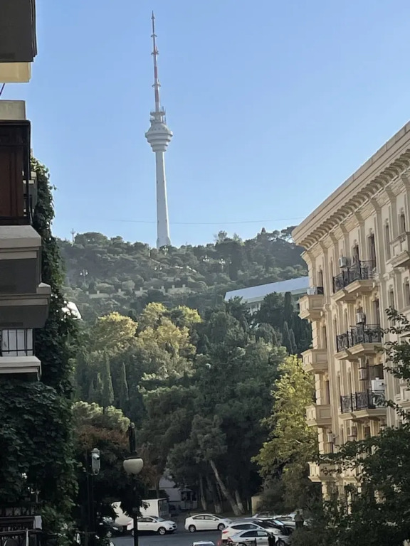 Баку: Azneft Seaside Deluxe Apartment