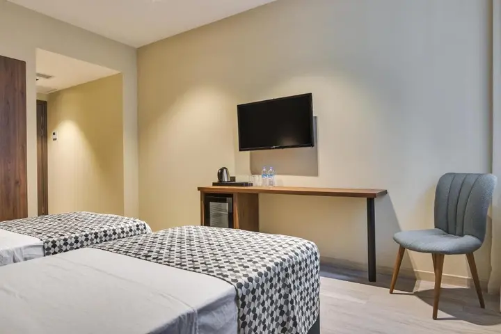 Тбилиси: Отель Eleven Inn Tbilisi