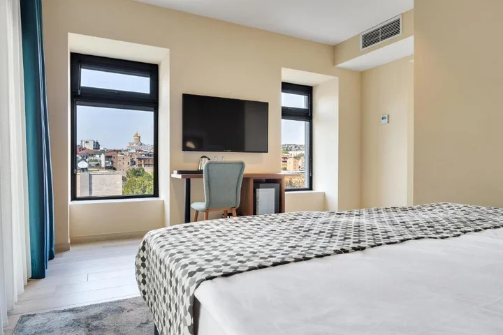 Тбилиси: Отель Eleven Inn Tbilisi