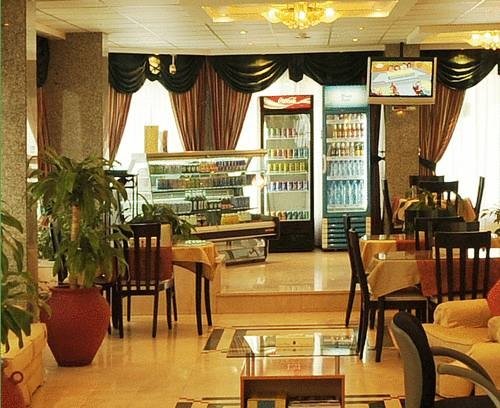 Liwa Plaza Hotel Apartments — фото 3