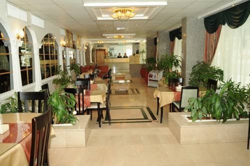 Liwa Plaza Hotel Apartments — фото 4