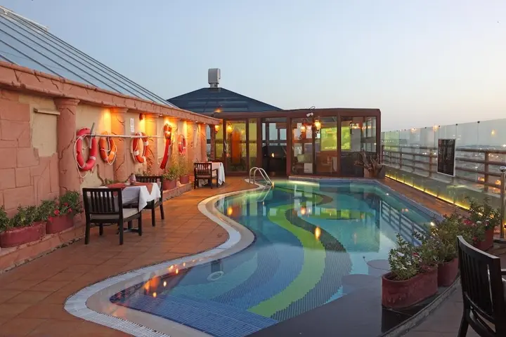 Дубай: Отель Sea View Hotel