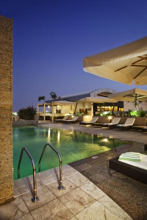 Дубай: Отель Novotel Suites Mall Avenue Dubai