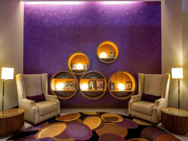 Дубай: Отель Novotel Suites Mall Avenue Dubai