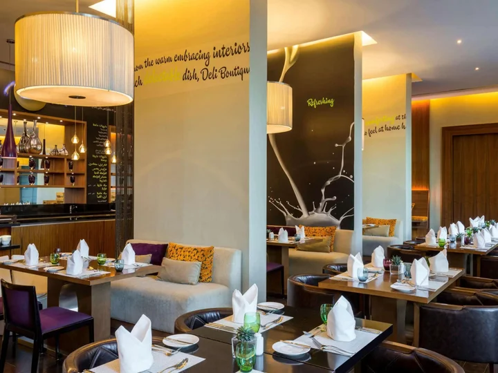 Дубай: Отель Novotel Suites Mall Avenue Dubai
