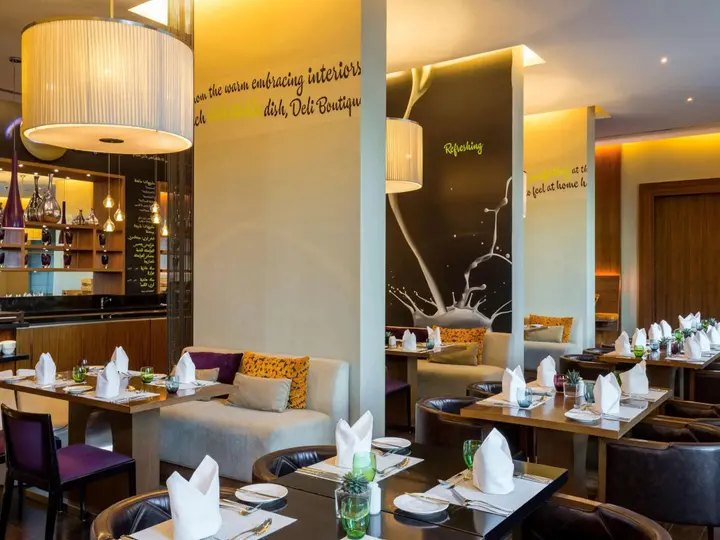 Дубай: Отель Novotel Suites Mall Avenue Dubai