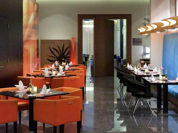 Дубай: Отель Novotel Suites Mall Avenue Dubai