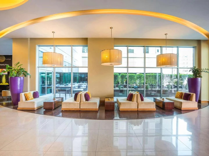 Дубай: Отель Novotel Suites Mall Avenue Dubai