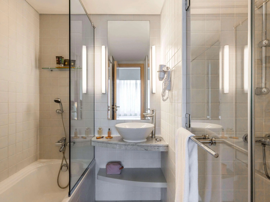 Дубай: Отель Novotel Suites Mall Avenue Dubai