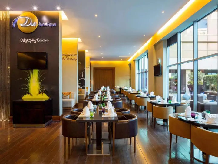 Дубай: Отель Novotel Suites Mall Avenue Dubai