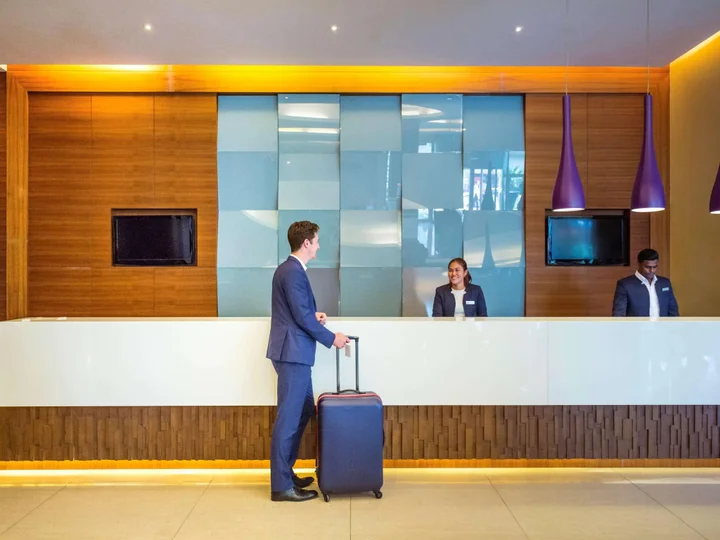 Дубай: Отель Novotel Suites Mall Avenue Dubai