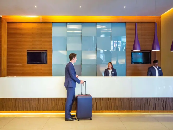 Дубай: Отель Novotel Suites Mall Avenue Dubai