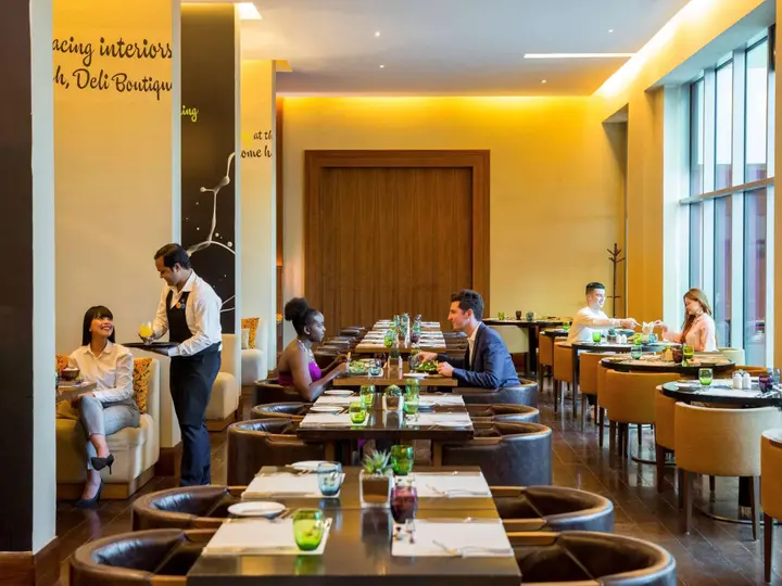 Дубай: Отель Novotel Suites Mall Avenue Dubai