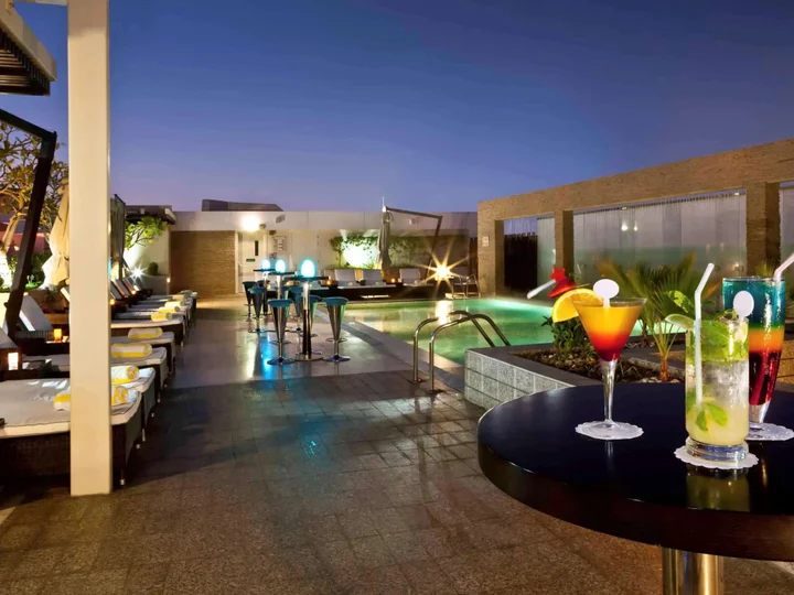 Дубай: Отель Novotel Suites Mall Avenue Dubai