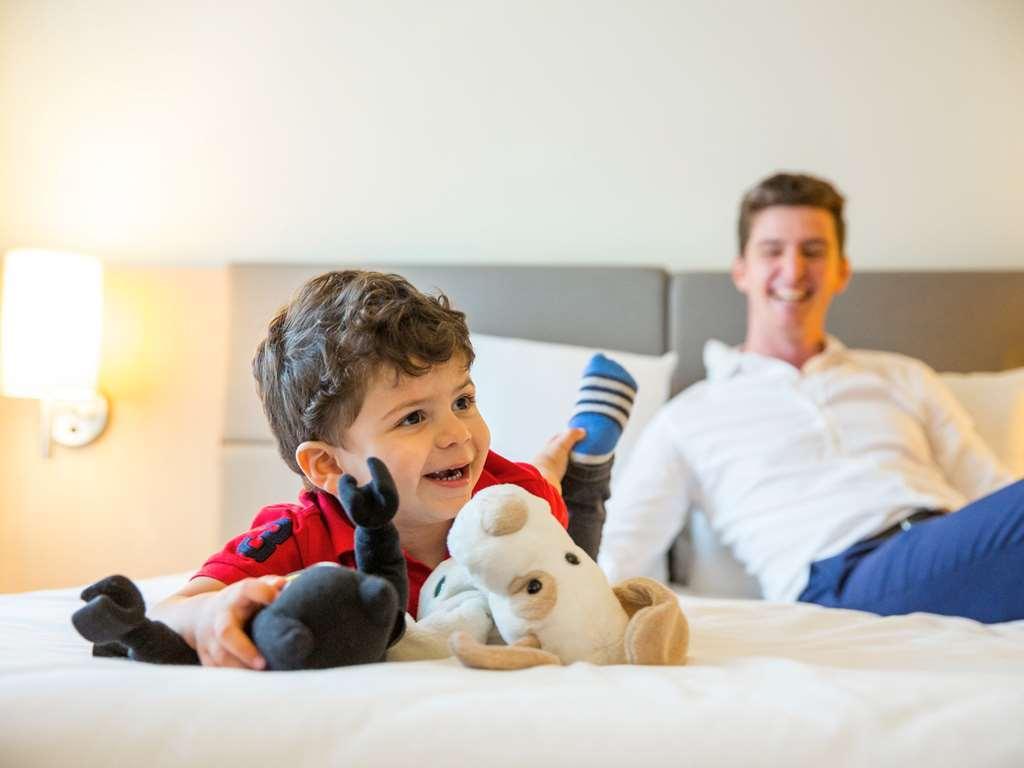 Дубай: Отель Novotel Suites Mall Avenue Dubai