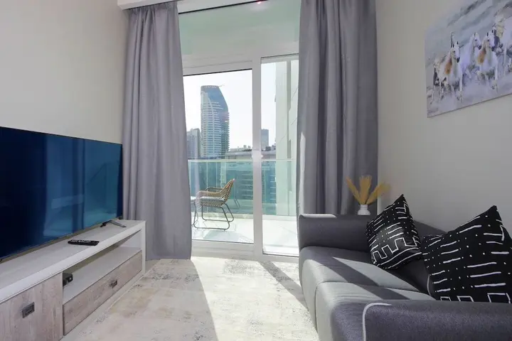 Дубай: 1 Bedroom Apartment in Reva Residences