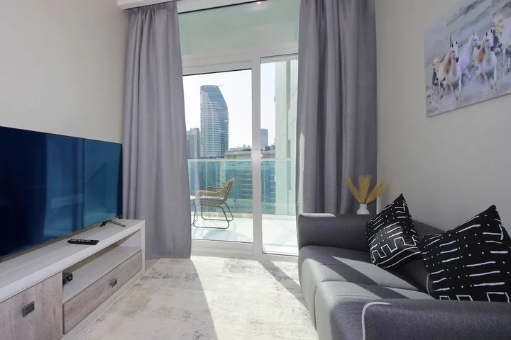 Дубай: 1 Bedroom Apartment in Reva Residences