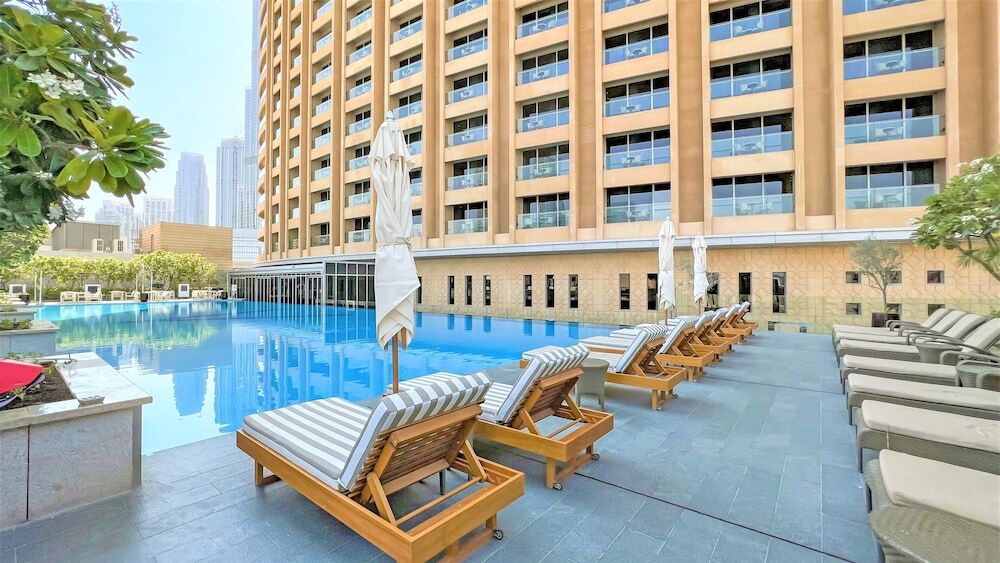 Дубай: Address Dubai mall Balcony Burj view