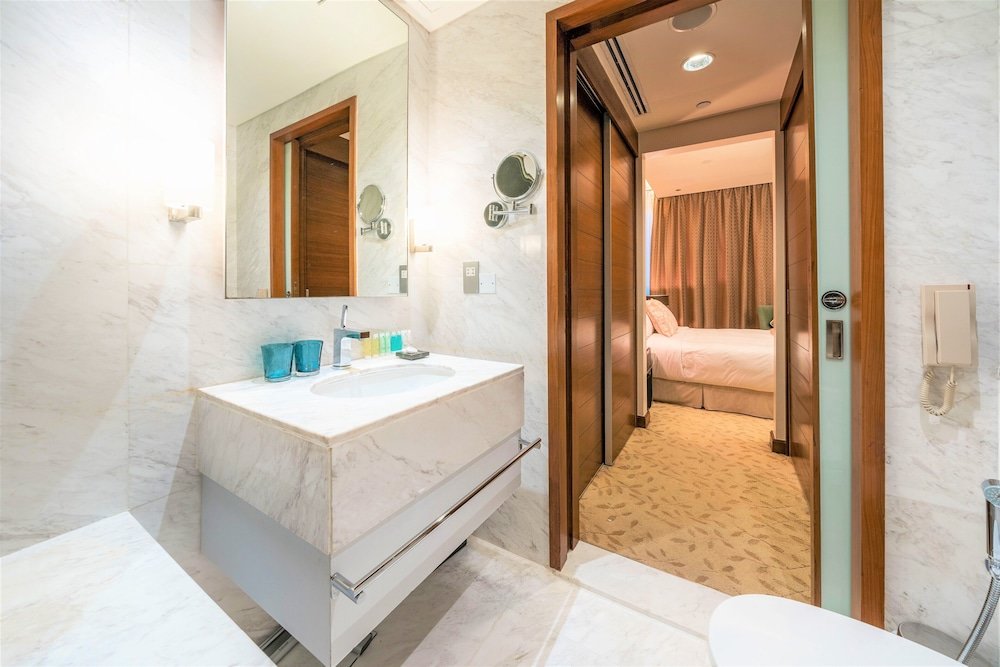 Дубай: Address Dubai mall Balcony Burj view