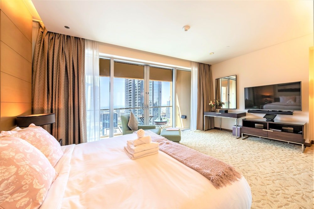 Дубай: Address Dubai mall Balcony Burj view