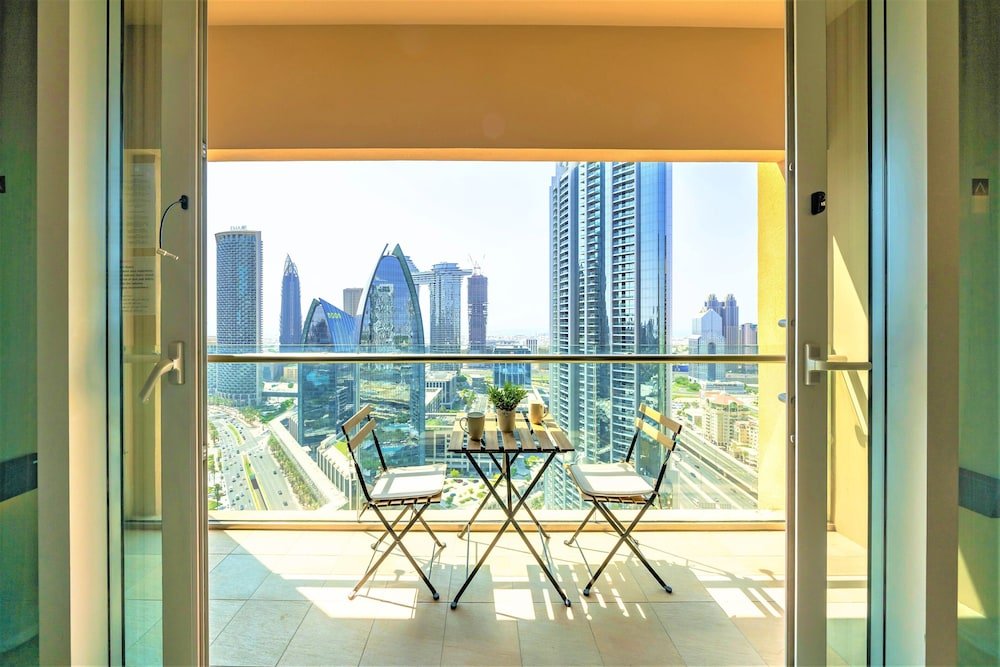 Дубай: Address Dubai mall Balcony Burj view