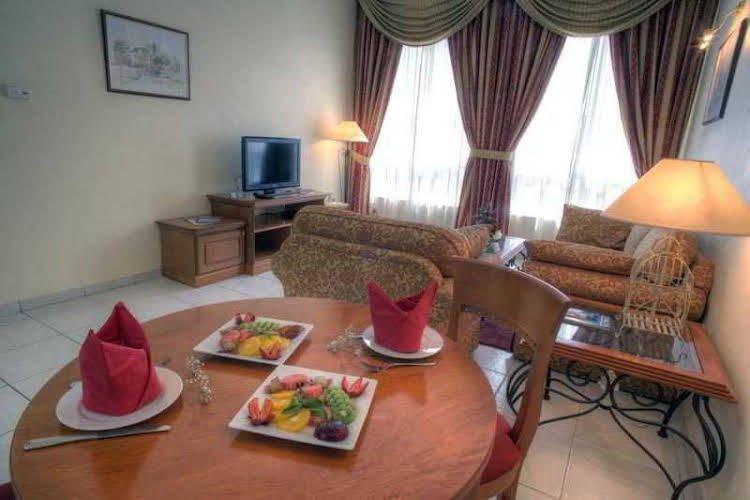 Al Diar Palm Suites Hotel — фото 1