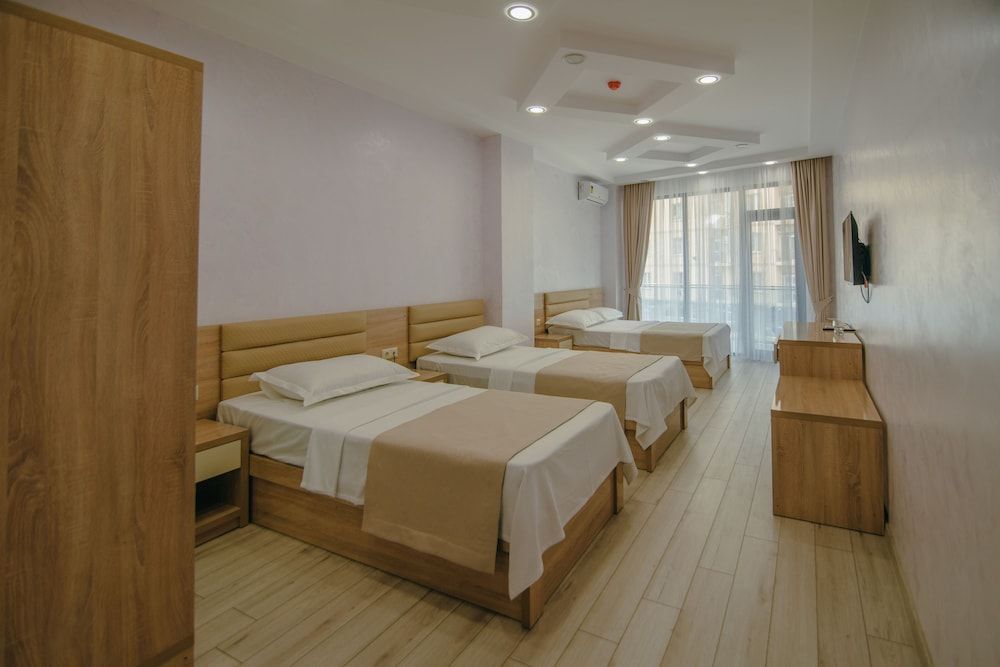 Батуми: Explore glorious Batumi and enjoy the amenities of Batumi Palace