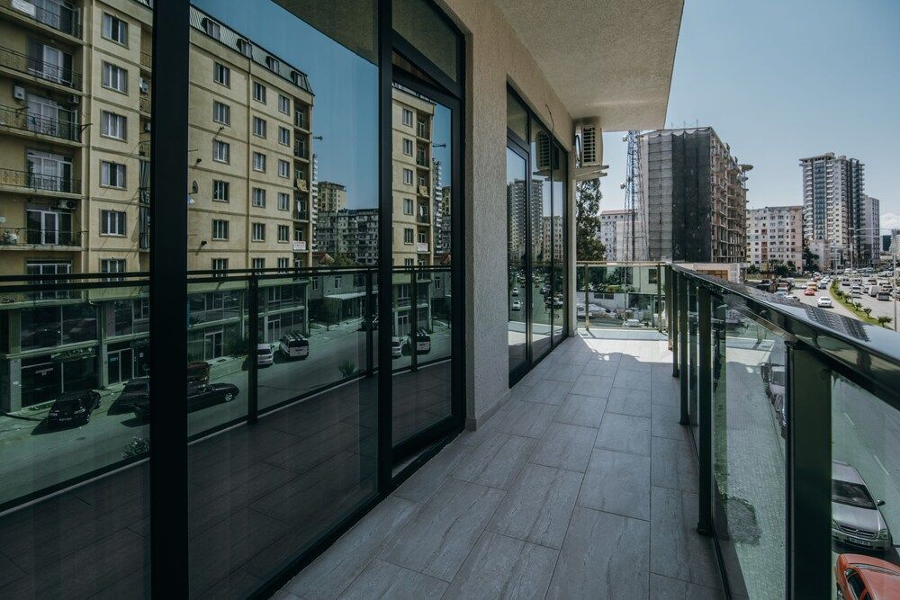 Батуми: Explore glorious Batumi and enjoy the amenities of Batumi Palace