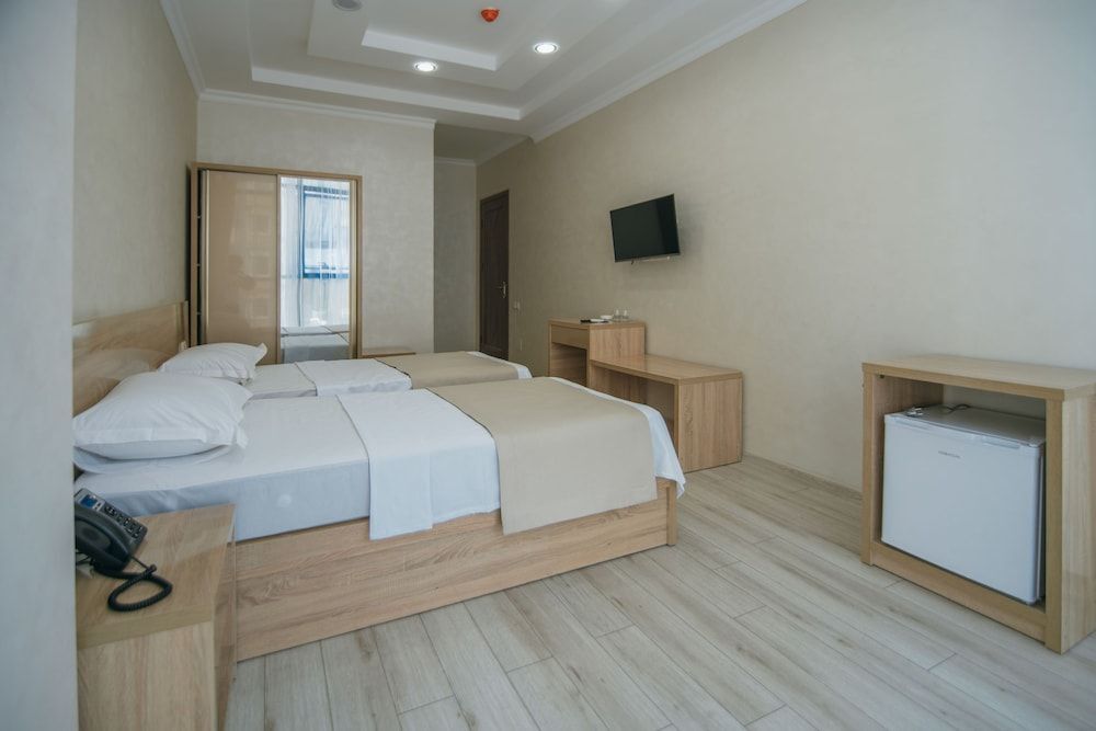 Батуми: Explore glorious Batumi and enjoy the amenities of Batumi Palace