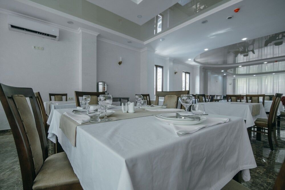 Батуми: Explore glorious Batumi and enjoy the amenities of Batumi Palace