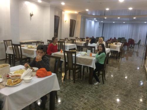Батуми: Explore glorious Batumi and enjoy the amenities of Batumi Palace