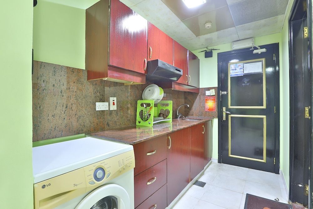 Дубай: Oyo 261 Remas Apartment