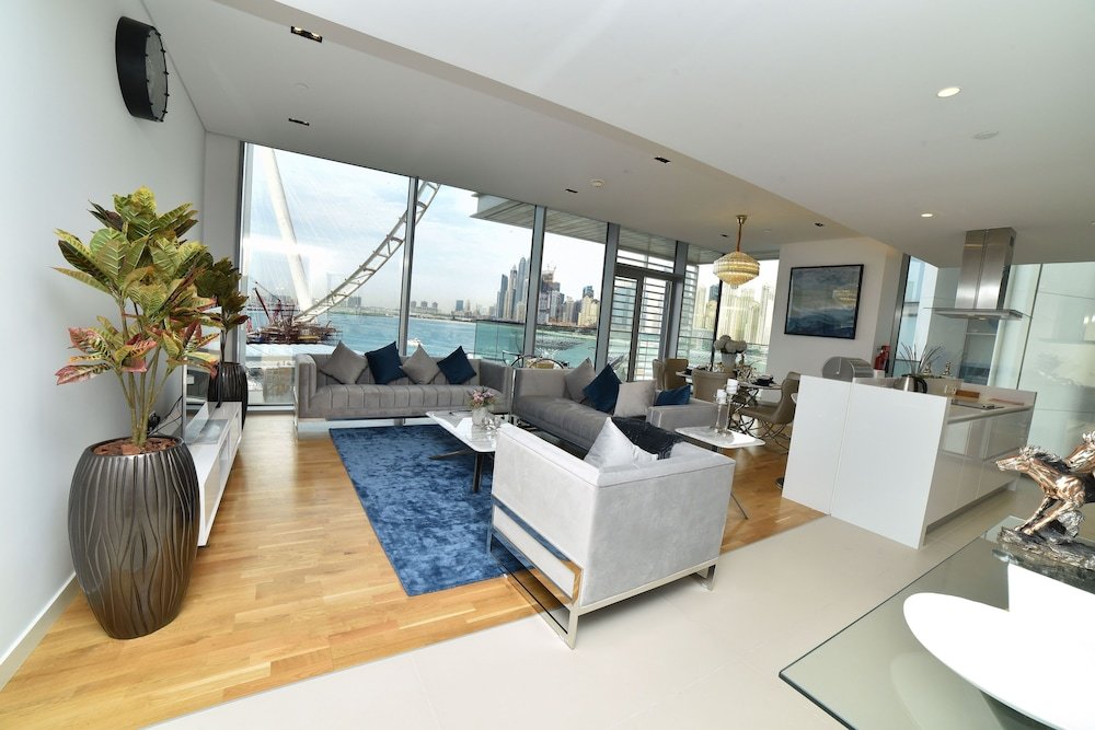Дубай: 4BR Apt on Bluewater Island