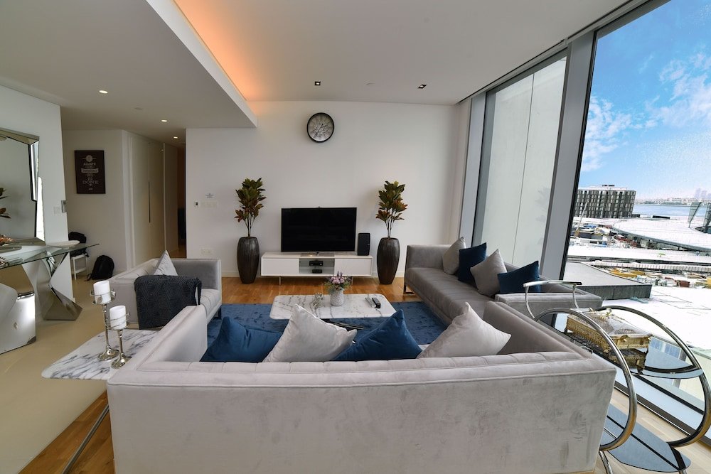 Дубай: 4BR Apt on Bluewater Island
