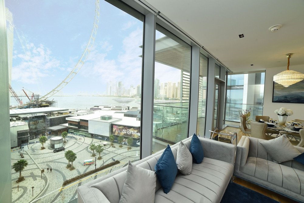 Дубай: 4BR Apt on Bluewater Island
