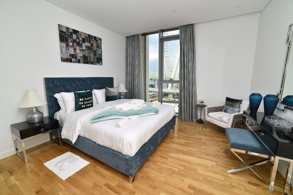 Дубай: 4BR Apt on Bluewater Island
