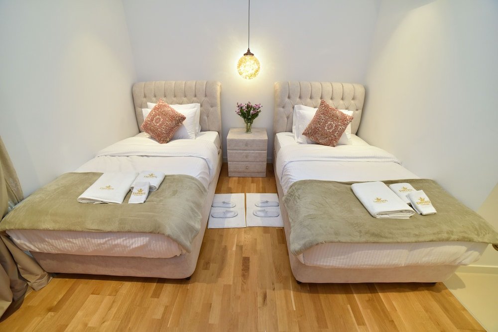 Дубай: 4BR Apt on Bluewater Island