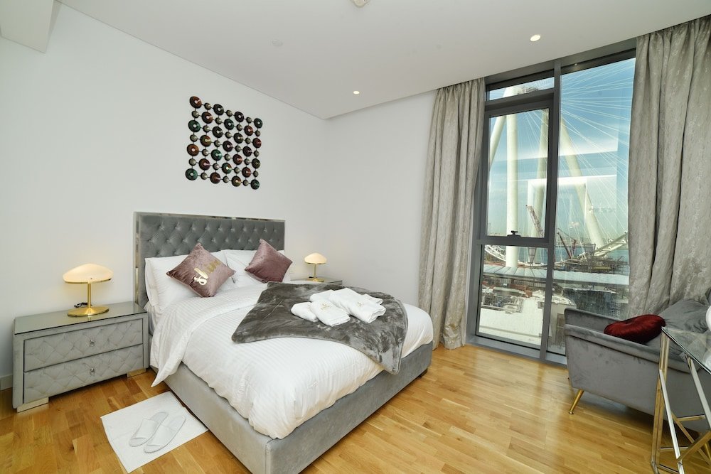 Дубай: 4BR Apt on Bluewater Island
