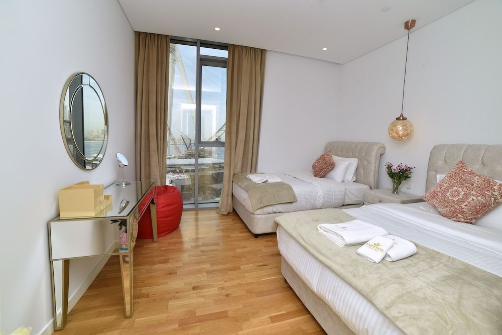 Дубай: 4BR Apt on Bluewater Island
