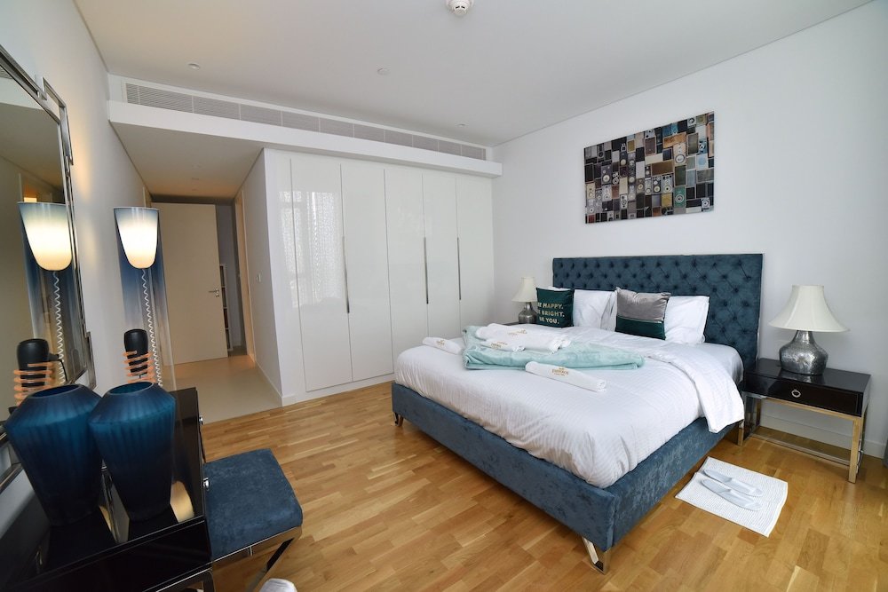 Дубай: 4BR Apt on Bluewater Island
