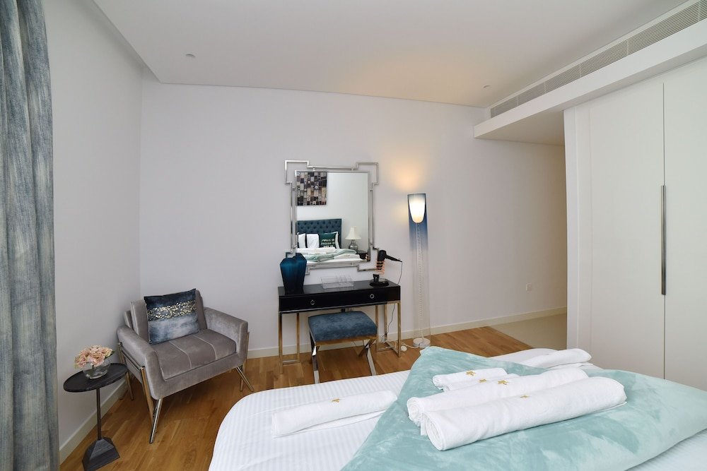 Дубай: 4BR Apt on Bluewater Island